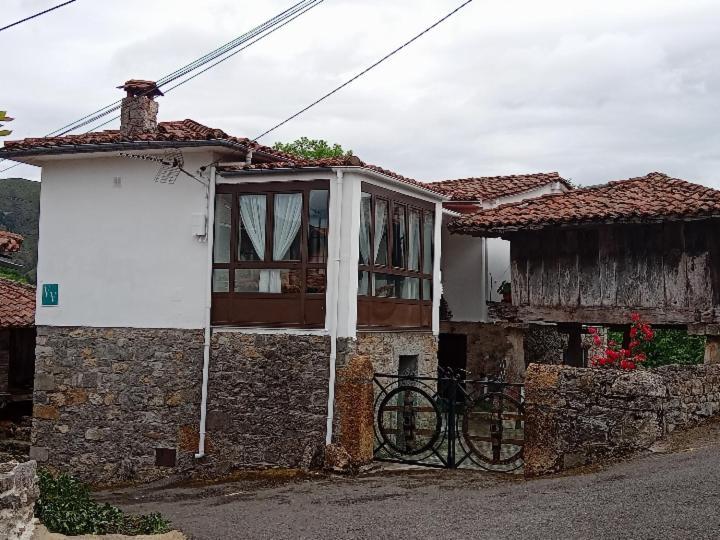 Casa La Cruz A 2Km De Cangas De Onis Exterior photo