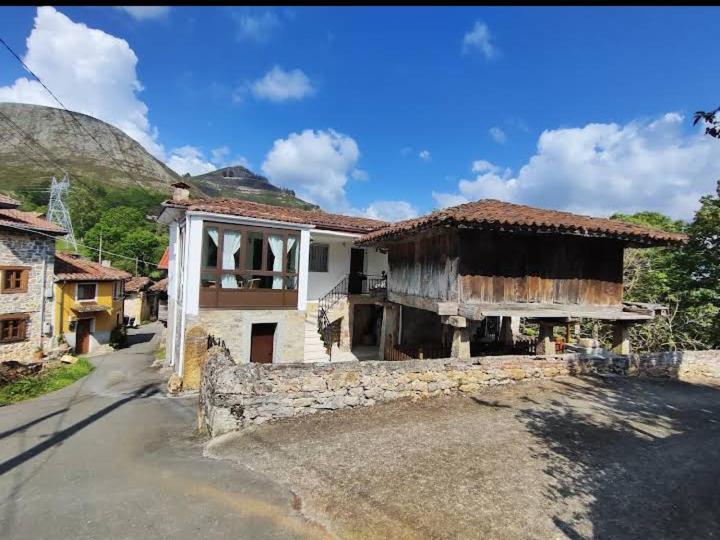 Casa La Cruz A 2Km De Cangas De Onis Exterior photo